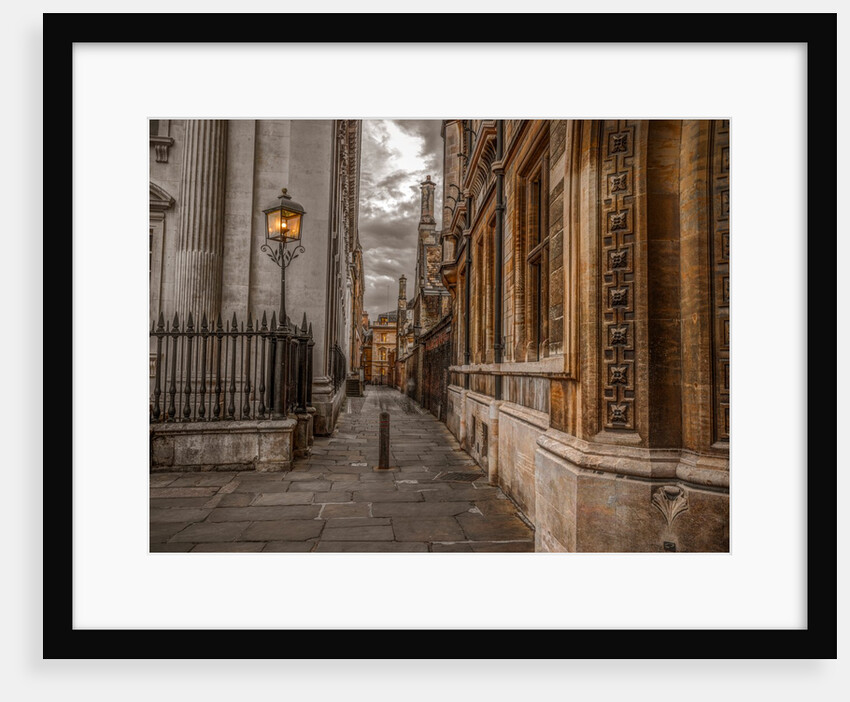 Narrow lane in Cambridge by Assaf Frank